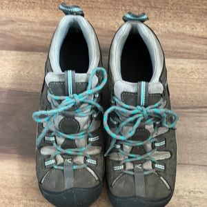Keen Hiking Shoes (size 8.5)